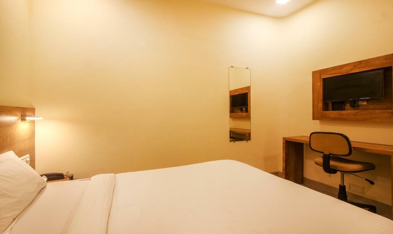 Tiba Hotel Mumbai Kültér fotó