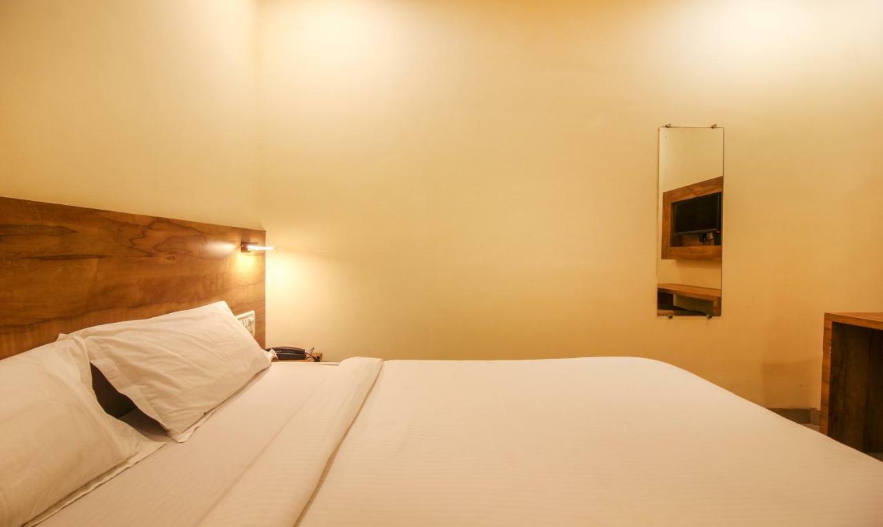 Tiba Hotel Mumbai Kültér fotó