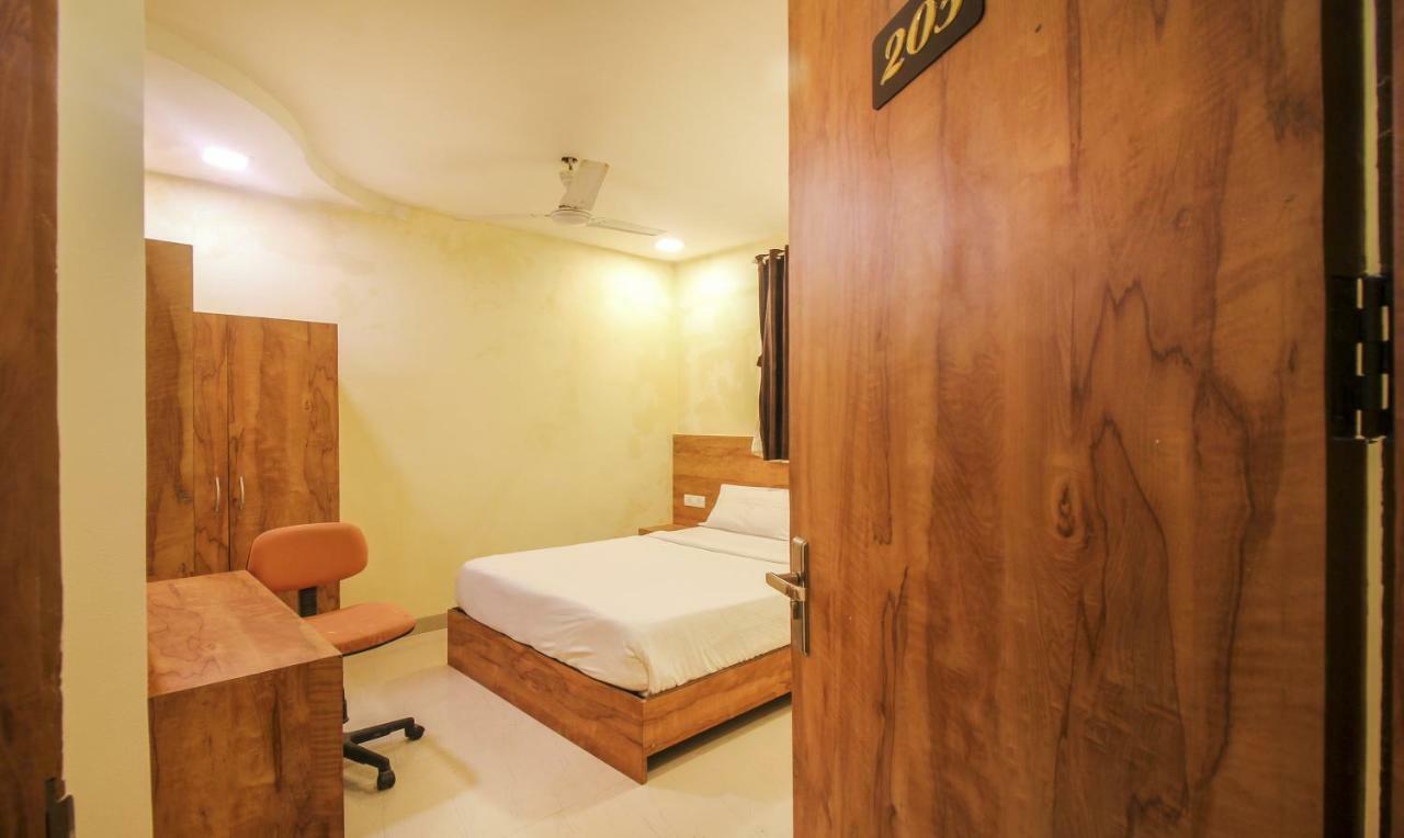 Tiba Hotel Mumbai Kültér fotó